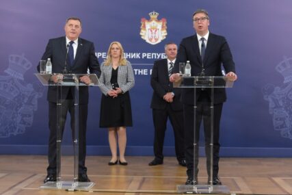 "BRATSKI ODNOSI NA SAMOM VRHUNCU" Dodik čestitao Vučiću i SNS pobjedu na izborima