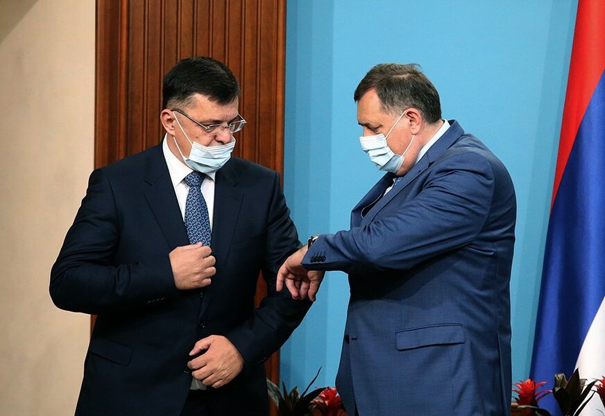 "SVAKI DAN RAZGOVARAMO, PRIMA TERAPIJE" Tegeltija očekuje da će Dodik uskoro nastaviti liječenje kod kuće
