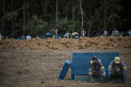 “SVJEDOCI SMO TRAGEDIJE” Brazilsku vladu optužuju da skriva umrle od korona virusa