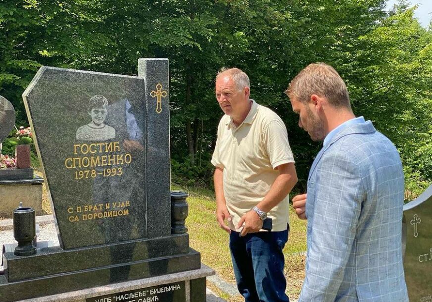 NA GROBU HEROJA Stanivuković: Spomenko postao simbol požrtvovanosti i ljubavi prema otadžbini