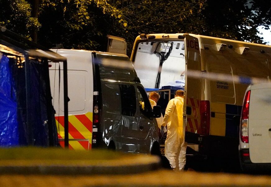 BRITANIJA NA NOGAMA Masakr u Redingu povezan sa terorizmom (FOTO)