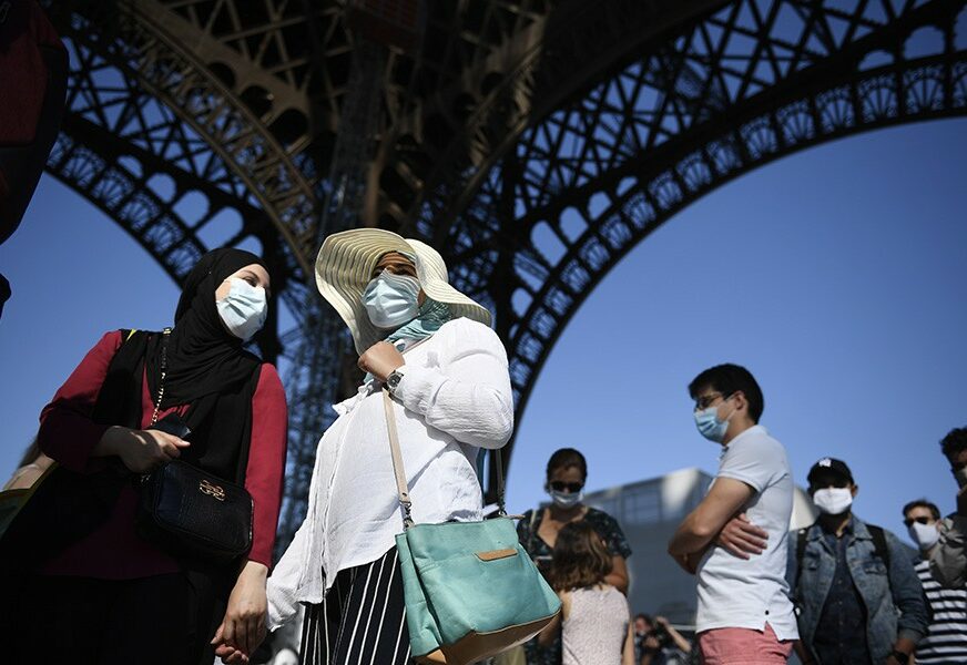 ZARAZA NE MIRUJE U Francuskoj još 1.955 novozaraženih korona virusom