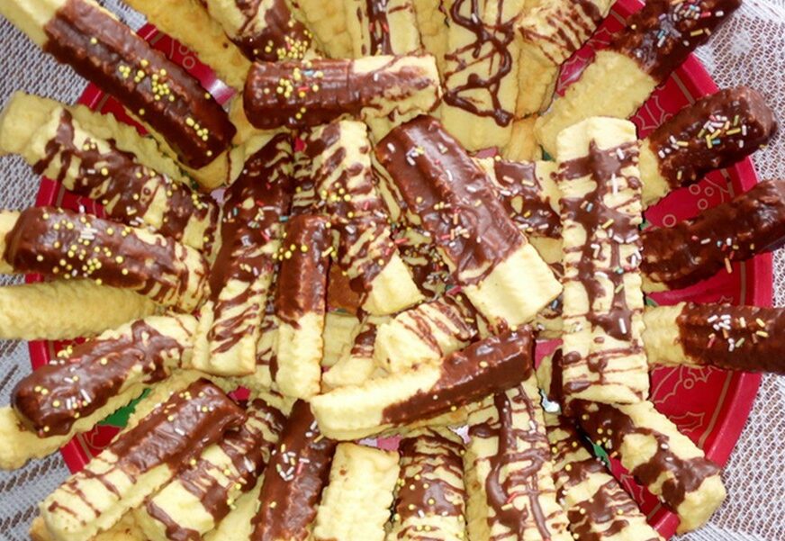 KEKS NA MAŠINU Tako jednostavan, a tako čaroban