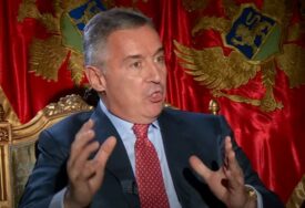 Obrađeno 45 odsto glasova: Milo Đukanović vodi u trci za predsjednika Crne Gore