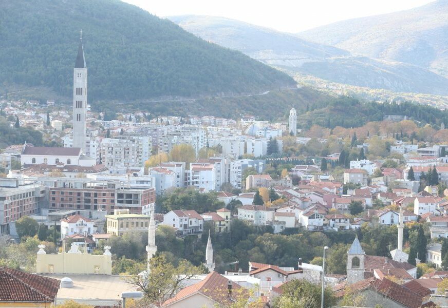 TUŽNO Propada staro pravoslavno groblje u Mostaru na kojem počiva i Aleksa Šantić
