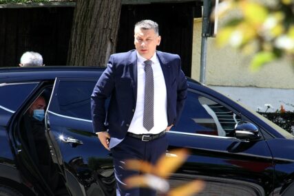 „KO ŽELIO RAT, U KUĆI MU BIO“ Nešić pozvao Turkovićevu da kazni savjetnika koji širi mržnju prema Srbima