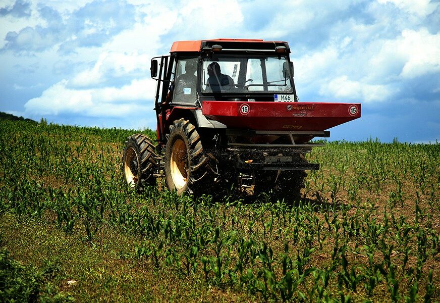 FARMERI U PROBLEMIMA Vlada RS razmatra načine podrške proizvođačima