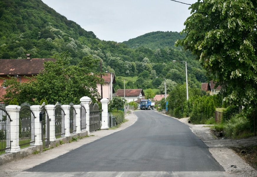 OBNOVA PUTNE MREŽE Saobraćajnica u Novoseliji presvučena novim slojem asfalta