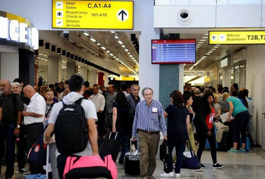 U Istanbulu se održava prava drama: Oko 30 srpskih turista "zaglavljeno" na aerodromu zbog otkazanog leta