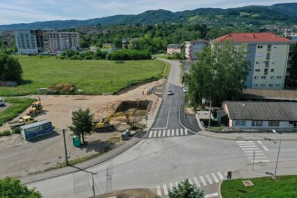 BEZBJEDNOST PJEŠAKA NA PRVOM MJESTU Izgrađeno autobusko stajalište u ulici Ada