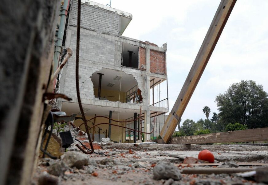 LJUDI U PANICI Snažan zemljoters jačine 7,7 STEPENI pogodio Meksiko