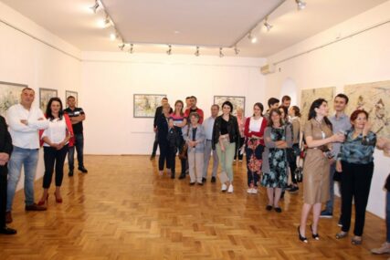 PRVA KULTURNA MANIFESTACIJA NAKON KORONA VIRUSA Zatvorena izložba beogradske slikarke u Trebinju