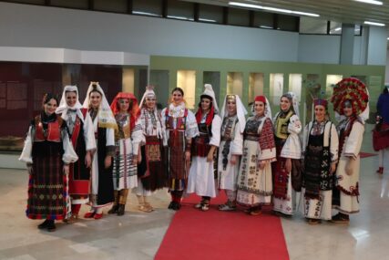 MALO, ALI IH IMA Mladi iz Istočnog Sarajeva ČUVAJU TRADICIJU i kulturno nasljeđe