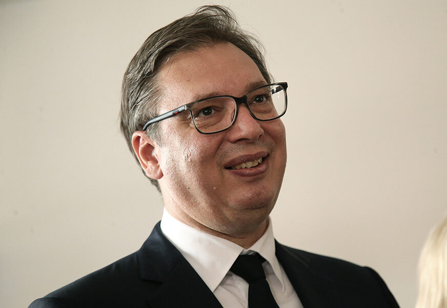 PREDAH UZ DOBRO DRUŠTVO Vučić odigrao partiju šaha sa legendarnim Dudom Ivkovićem (FOTO)
