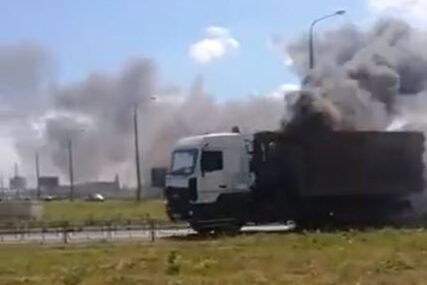 KAMION GORI, TOVAR EKSPLODIRAO Vozač iz Rusije, nije ni slutio da vozi TEMPIRANU BOMBU (VIDEO)