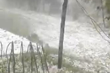 PADAO KRUPAN LED Snažna oluja pogodila dijelove Austrije i Slovenije (VIDEO)
