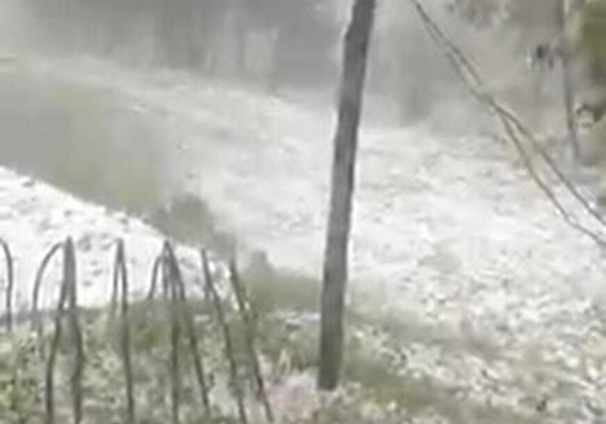 PADAO KRUPAN LED Snažna oluja pogodila dijelove Austrije i Slovenije (VIDEO)