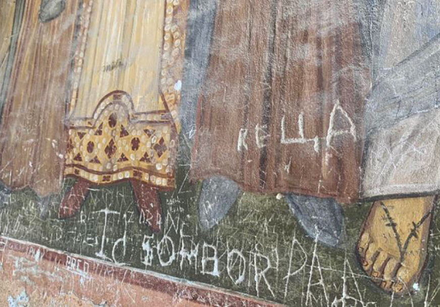 VELIKA SRAMOTA U SRPSKOJ SVETINJI Freske u manastiru Žiča posjetioci IŽVRLJALI IMENIMA (FOTO)