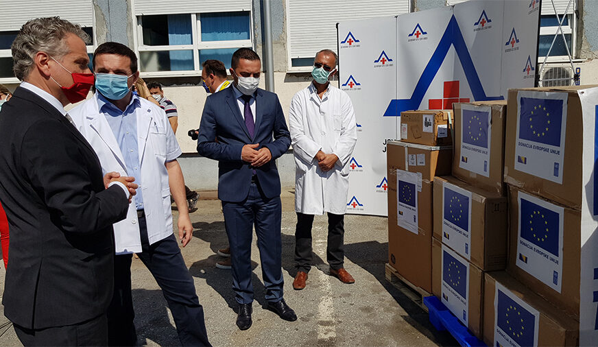 OPREMA VRIJEDNA 230.000 KM Dobojskoj bolnici uručena donacija EU