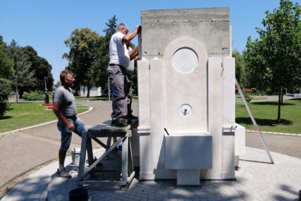 ZAHVALNOST ZA SPAS KOZARAČKE DJECE Spomen-česma Diani Budisavljević u Gradiški