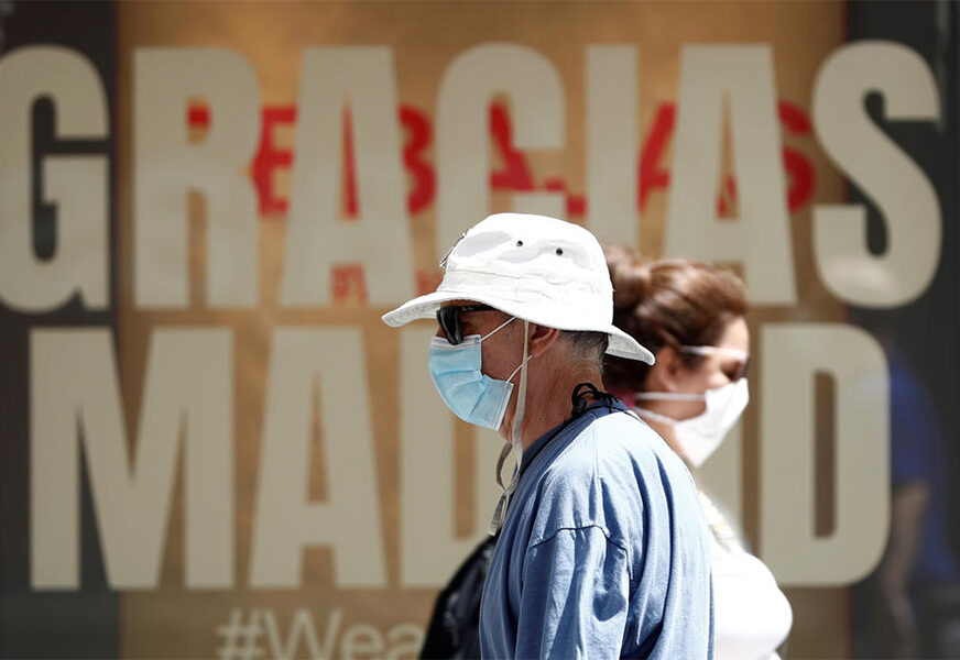 MJERE PREVENCIJE Obavezno nošenje maski u Madridu