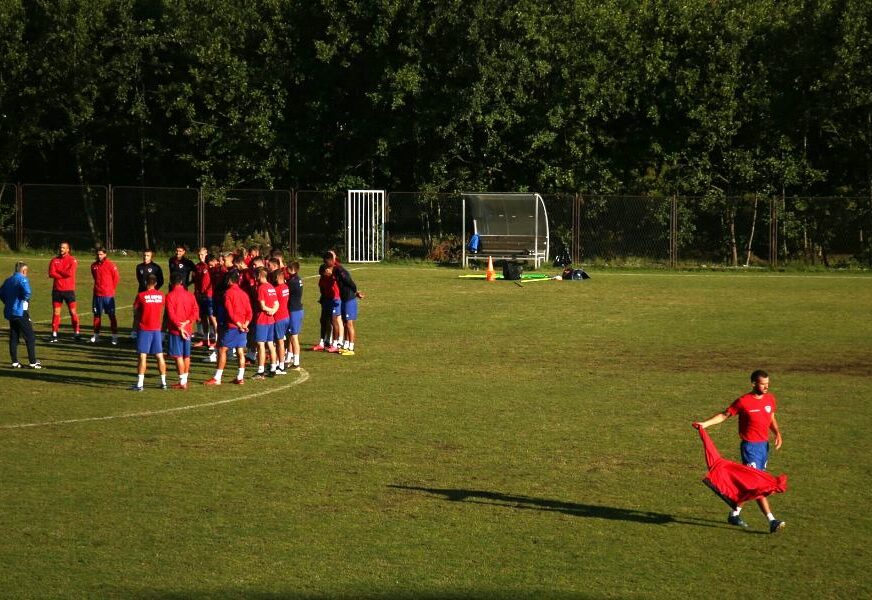 BORAC TRAŽI DESNOG BEKA Marin Galić napustio pripreme