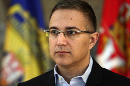 Stefanović poručio da je jačanje vojske i dalje prioritet "Građani Srbije ne treba da brinu za bezbjednost zemlje"