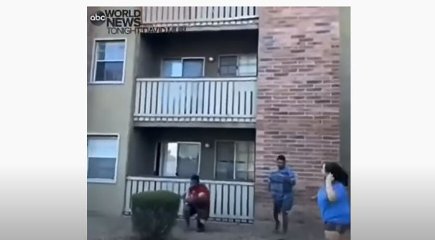 MAJKA HEROJ Bacila sina sa balkona, pa poginula u požaru dok je spasavala kćerku (VIDEO)