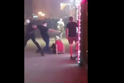 INCIDENT TOKOM PROTESTA Iz Udruženja tvrde da je policija tukla osobu sa autizmom (VIDEO)