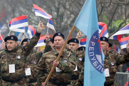 "SLOBODA" POSVAĐALA BORCE Ratni veterani, kao i političari, podijeljeni po pitanju podrške velikom narodnom skupu