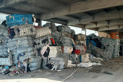 ČEKA SE DOZVOLA Tekstilni otpad iz Drvara će biti vraćen u Italiju