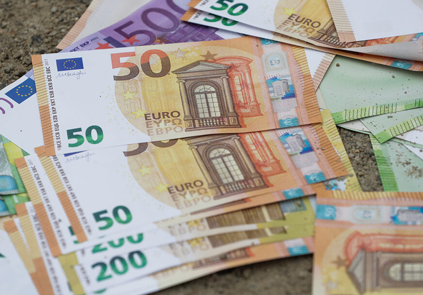 POMOĆ ZA SIROMAŠNE ZEMLJE Njemačka obećala tri milijarde evra