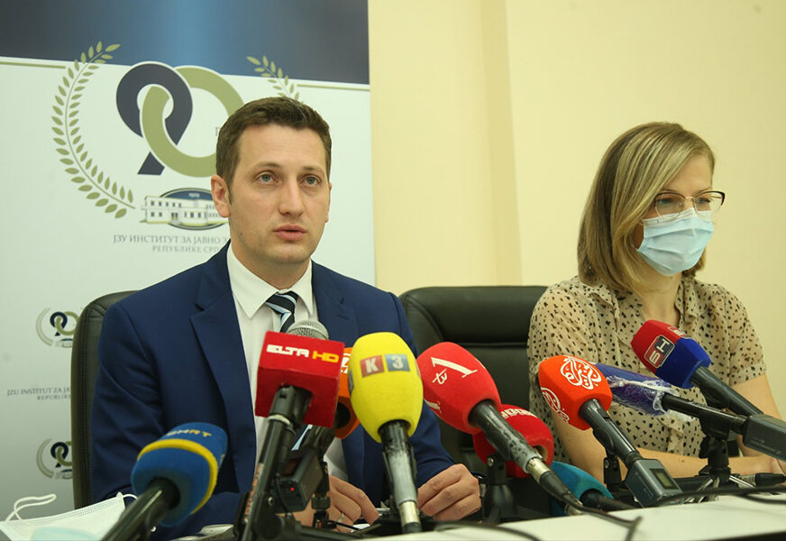 DVIJE OSOBE PREMINULE U Srpskoj korona virus potvrđen kod još 16 osoba