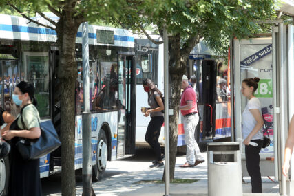 "SPREMAN JE ZA ČERNOBILJ, A NE ZA KORONU" Ova slika iz javnog prevoza je INTERNET HIT (FOTO)