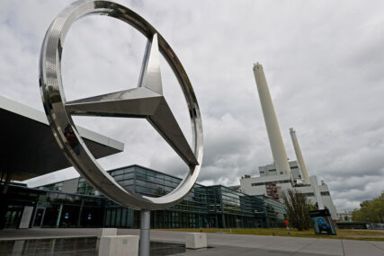 OPREZ ZBOG NEISPRAVNE KLIME "Mercedes" sa tržišta povlači 135 000 vozila