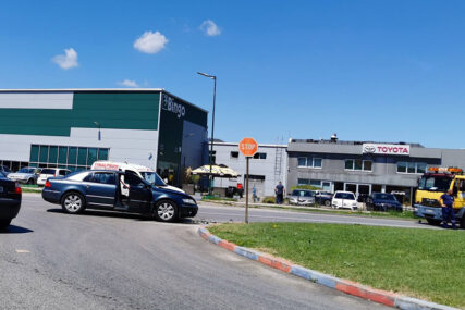 NESREĆA U BIJELJINI U sudaru dva automobila povrijeđene dvije osobe