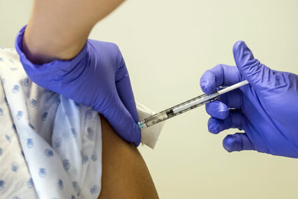 UMANJITI RIZIK OD KOMPLIKACIJA Iz SZO poručili da je neophodna masovna vakcinacija protiv gripa
