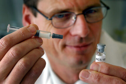 ZAVRŠNO ISTRAŽIVANJE U SEPTEMBRU Testiranje američke vakcine protiv korone na 60.000 LJUDI