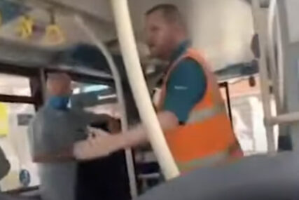INCIDENT U AUTOBUSU Putnici napali ženu bez maske, u sukob se umiješao i vozač (VIDEO)