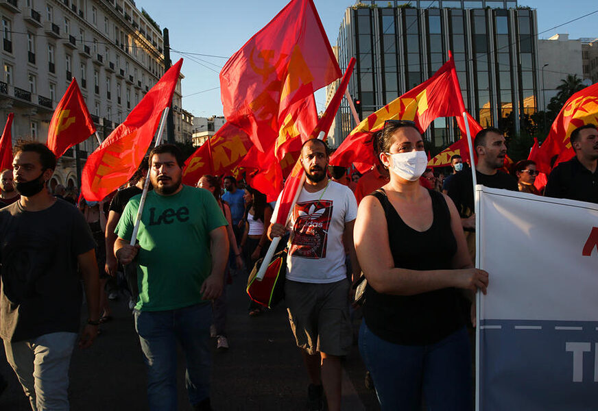 KLJUČA POBUNA U GRČKOJ Zbog zakona o ograničavanju demonstracija hiljade ljudi na ulicama (FOTO, VIDEO)