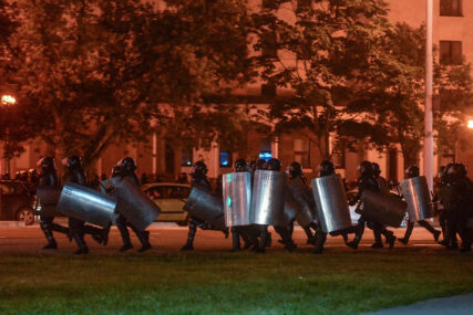 UHAPŠENO VIŠE OD 1.000 LJUDI Policija u Bjelorusiji ispalila bojevu municiju na demonstrante