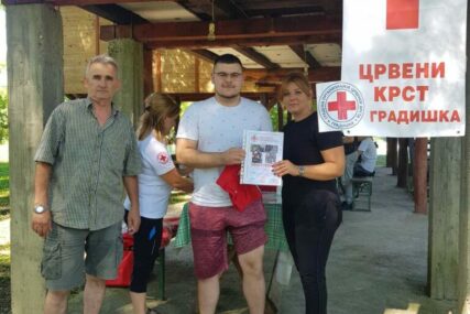 VAŽAN DOPRINOS U VRIJEME KORONE Volonteri Crvenog krsta u Gradiški svakodnevno brinuli o drugima