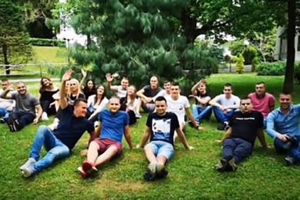 „SPAVAJ ANĐELE“ Školski drugari se EMOTIVNIM VIDEOM oprostili od tragično stradale Dragane