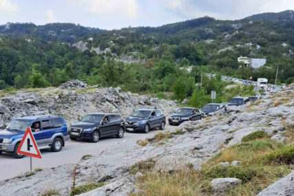 Vozači, imajte strpljenja: Gužve prema Crnoj Gori i Hrvatskoj