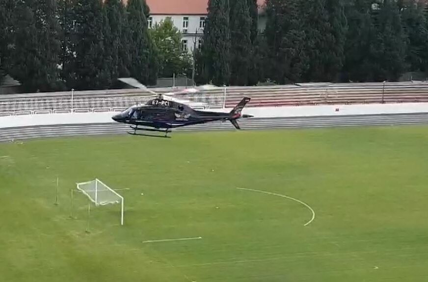 HITNA MEDICINSKA INTERVENCIJA ZBOG UBODA PČELE Helikopter sletio na stadion u Mostaru (VIDEO)
