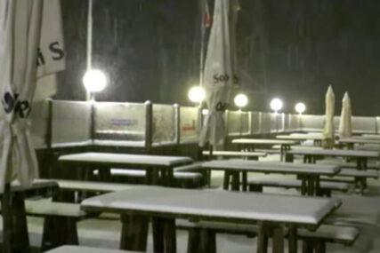 NEVJEROVATNO IZNENAĐENJE U AVGUSTU U Italiji je sinoć počeo padati jaki snijeg (VIDEO)