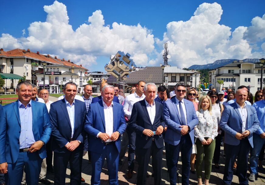 "DOGOVOR U MJESTU GDJE JE NASTALA SRPSKA" SDS i PDP predstavili kandidate za Istočno Sarajevo