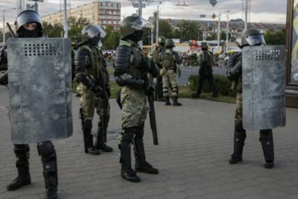 BLOKADA U MINSKU Bjeloruska policija zatvorila prilaze Trgu nezavisnosti, prisutne jedinice za razbijanje demonstracija