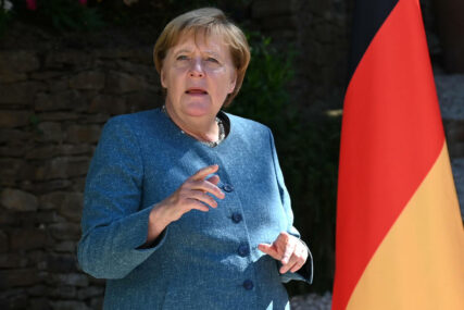 DONIJELA BI PONOVO ISTU ODLUKU Merkelova branila imigracionu politiku otvorenih granica