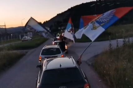 AUTO-LITIJE U VIŠE GRADOVA Crnogorci poručili "NE DAMO SVETINJE" (VIDEO)
